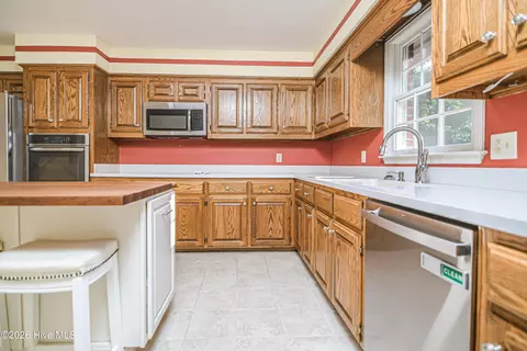 Kitchen - 30 Gull Ln, Pinehurst, NC 28374 photo 2 of 4