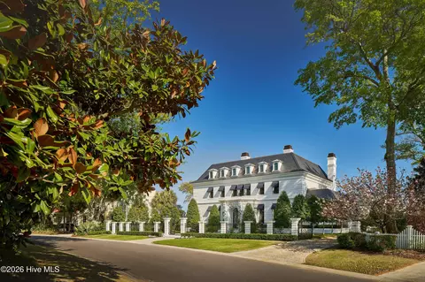 2316 Ocean Point Dr, Wilmington, NC 28405