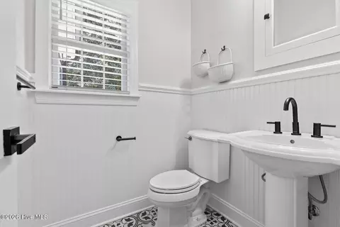 Bath - 108 Canvasback Pt, Hampstead, NC 28443 photo 1 of 4