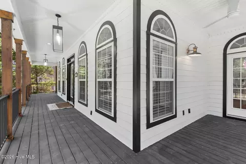 Exterior - 108 Canvasback Pt, Hampstead, NC 28443 photo 5 of 13