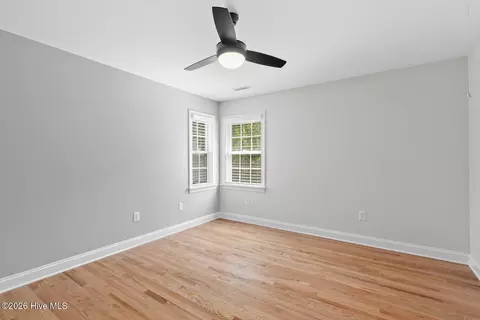 Bedroom - 108 Canvasback Pt, Hampstead, NC 28443 photo 2 of 7