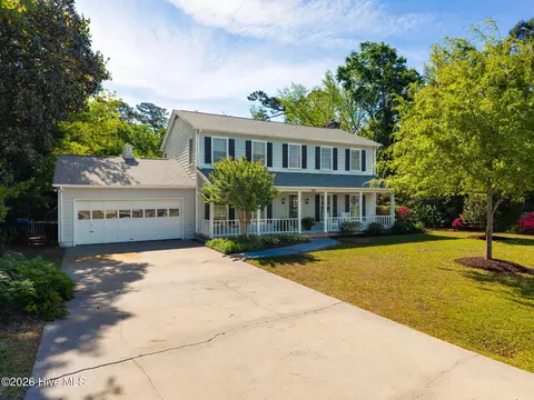 121 Gull Harbor Dr, Newport, NC 28570