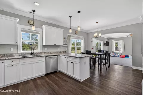 Kitchen - 412 Elgin Rd, Hubert, NC 28539 photo 3 of 3