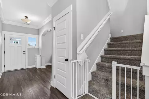 Entry Way - 412 Elgin Rd, Hubert, NC 28539 photo 5 of 6