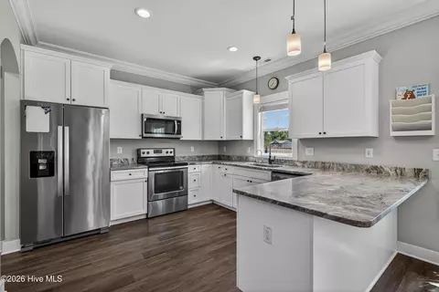 Kitchen - 412 Elgin Rd, Hubert, NC 28539 photo 2 of 3