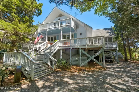 31 Horsemint Trl, Bald Head Island, NC 28461