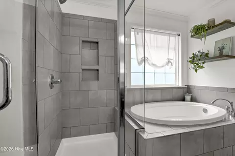 Bath - 204 Waldorf Way, Hampstead, NC 28443 photo 3 of 6