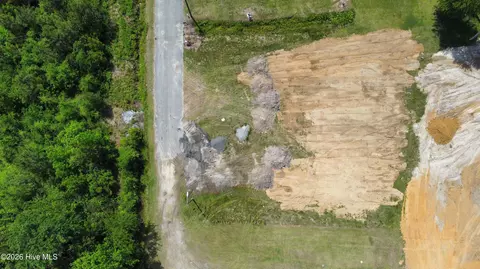 2 Powell St # B, Bolton, NC 28423