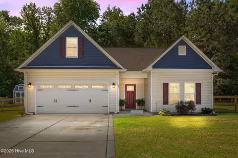 105 Cottle Ct, Richlands, NC 28574