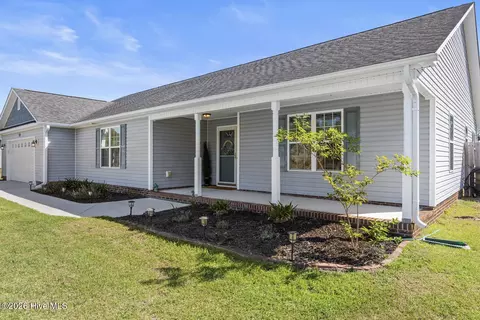 Exterior - 111 Blue Haven Dr, Hubert, NC 28539 photo 1 of 4