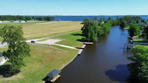 305 Grandview Dr, Elizabeth City, NC 27909