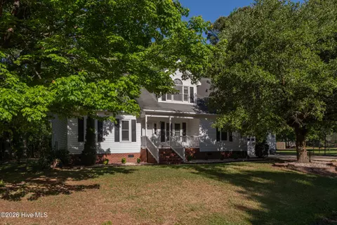 830 Driftwood Dr, Greenville, NC 27858