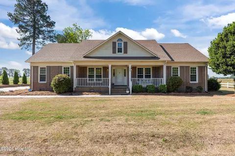 203 White Oak Church Rd, Clinton, NC 28328