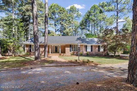 30 Birdie Dr, Whispering Pines, NC 28327