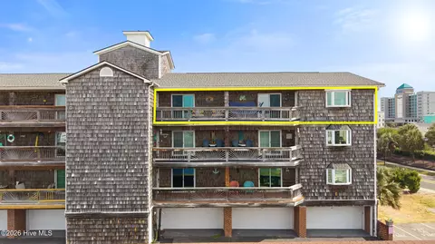 306 Lake Park Blvd S #302, Carolina Beach, NC 28428