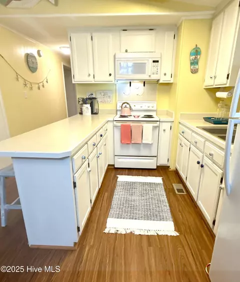 Kitchen - 311 Gunas Dr, Kill Devil Hills, NC 27948 photo 1 of 7