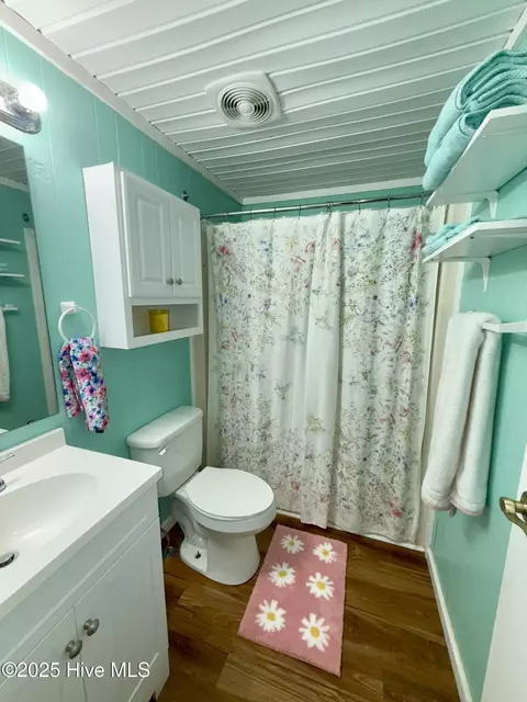 Bath - 311 Gunas Dr, Kill Devil Hills, NC 27948 photo 1 of 5
