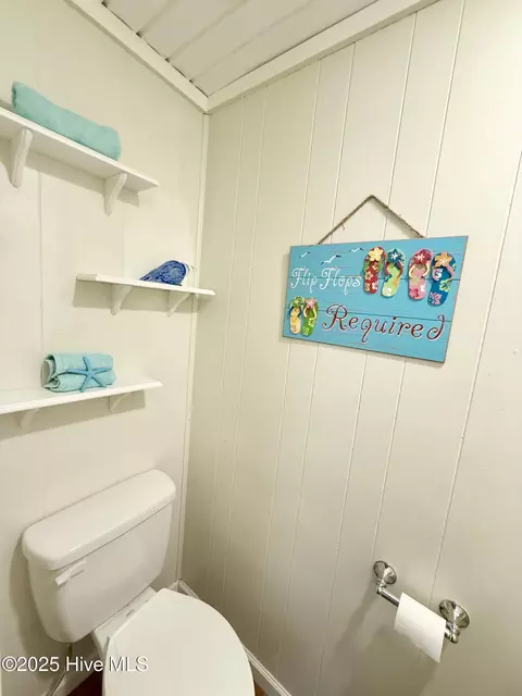 Bath - 311 Gunas Dr, Kill Devil Hills, NC 27948 photo 2 of 5