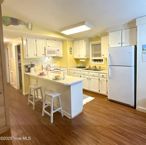 Kitchen - 311 Gunas Dr, Kill Devil Hills, NC 27948 photo 3 of 7