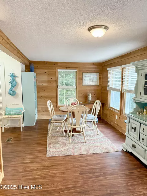 Dining - 311 Gunas Dr, Kill Devil Hills, NC 27948 photo 5 of 6