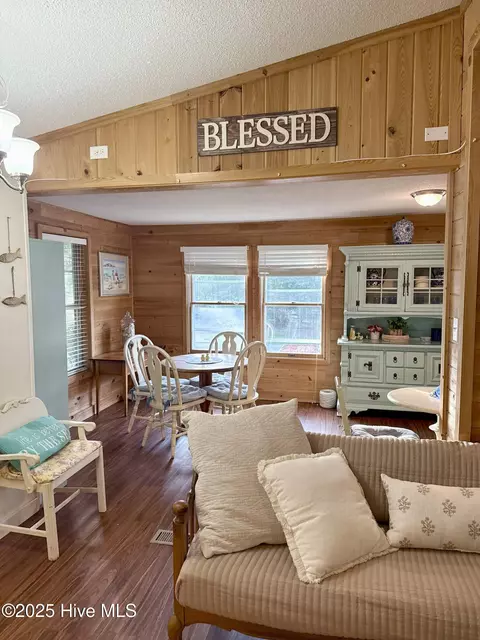 Dining - 311 Gunas Dr, Kill Devil Hills, NC 27948 photo 3 of 6