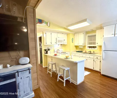 Kitchen - 311 Gunas Dr, Kill Devil Hills, NC 27948 photo 2 of 7
