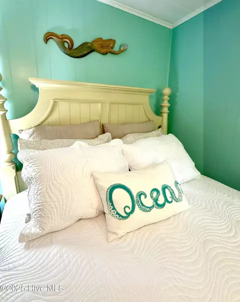 Bedroom - 311 Gunas Dr, Kill Devil Hills, NC 27948 photo 5 of 10