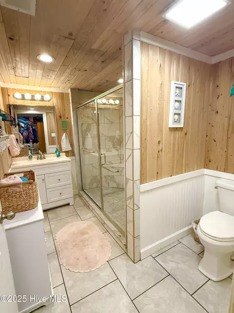 Bath - 311 Gunas Dr, Kill Devil Hills, NC 27948 photo 4 of 5