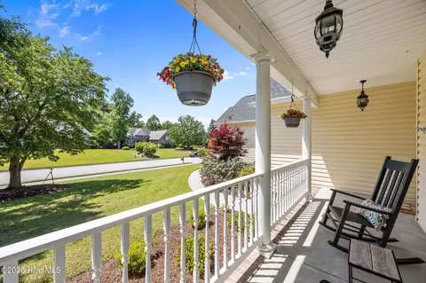 Exterior - 908 Taberna Cir, New Bern, NC 28562 photo 4 of 16