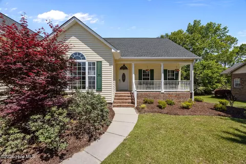Exterior - 908 Taberna Cir, New Bern, NC 28562 photo 3 of 16