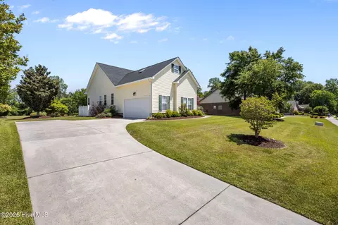 Exterior - 908 Taberna Cir, New Bern, NC 28562 photo 2 of 16