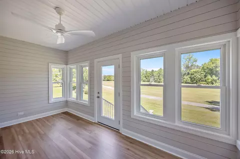 Exterior - 908 Taberna Cir, New Bern, NC 28562 photo 6 of 16