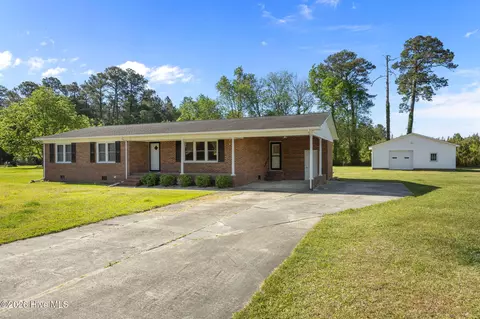 420 Aberdeen Dr, Washington, NC 27889