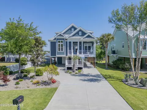 6308 E Yacht Dr, Oak Island, NC 28465