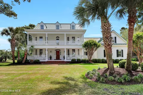 2240 Deepwood Dr, Wilmington, NC 28405