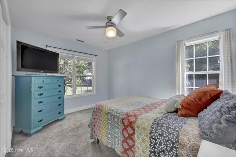 Bedroom - 103 Greenview Ct, Hampstead, NC 28443 photo 5 of 6