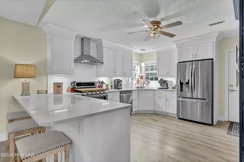 Kitchen - 103 Greenview Ct, Hampstead, NC 28443 photo 1 of 3