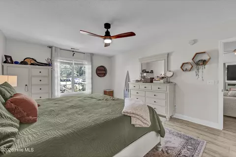 Bedroom - 103 Greenview Ct, Hampstead, NC 28443 photo 3 of 6