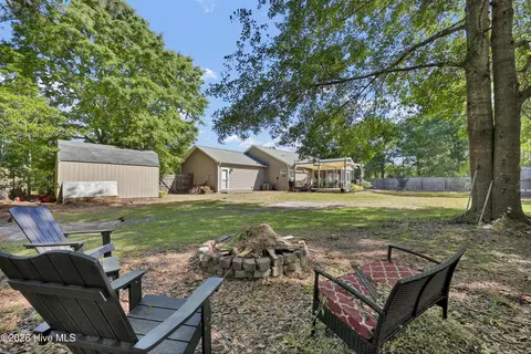 Exterior - 103 Greenview Ct, Hampstead, NC 28443 photo 1 of 10