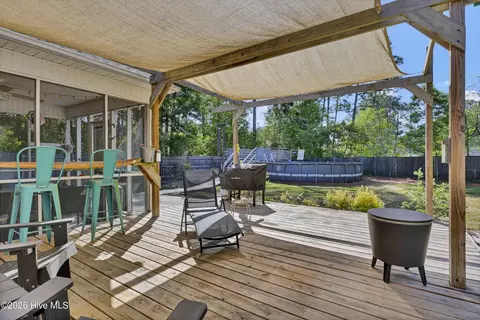 Exterior - 103 Greenview Ct, Hampstead, NC 28443 photo 5 of 10