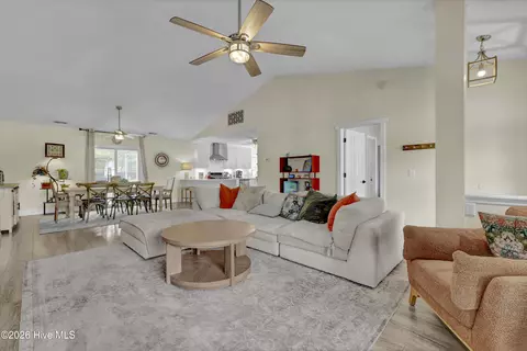 Living - 103 Greenview Ct, Hampstead, NC 28443 photo 1 of 3