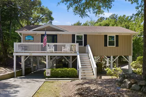 137 Doe Dr, Emerald Isle, NC 28594