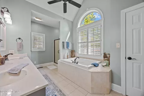 Bath - 122 Providence Pl, Chocowinity, NC 27817 photo 4 of 4