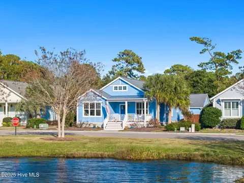 828 Cades Trl, Southport, NC 28461