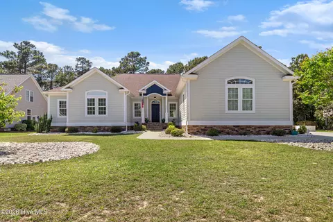 1805 Ivory Gull Dr, Morehead City, NC 28557