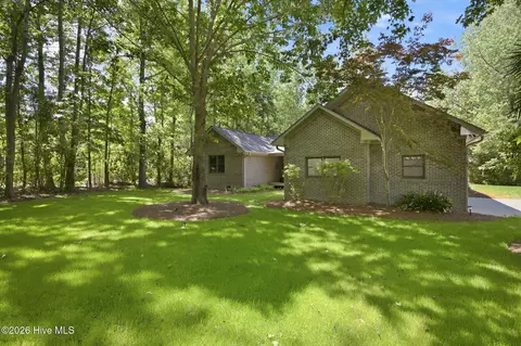 512 N Line Dr, Hampstead, NC 28443