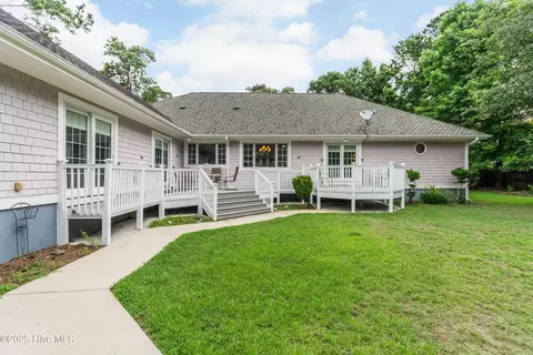 Exterior - 147 Pine Needle Dr, Hampstead, NC 28443 photo 20 of 28