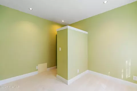 Bedroom - 147 Pine Needle Dr, Hampstead, NC 28443 photo 7 of 8