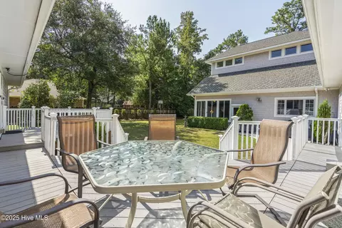 147 Pine Needle Dr, Hampstead, NC 28443