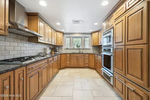 Kitchen - 147 Pine Needle Dr, Hampstead, NC 28443 photo 1 of 9